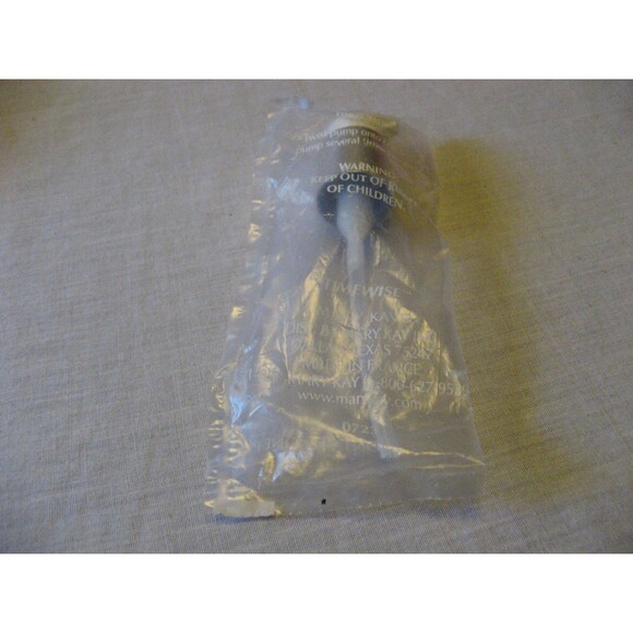 New Discontinued RARE Mary Kay TimeWise Age-Fighting Moisturizer Pump Only - Picture 2 of 2